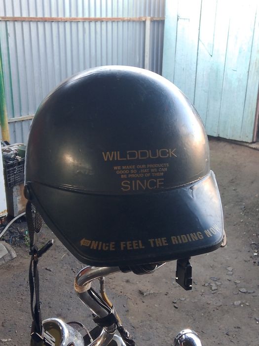 Продам немецкий мото шлем.