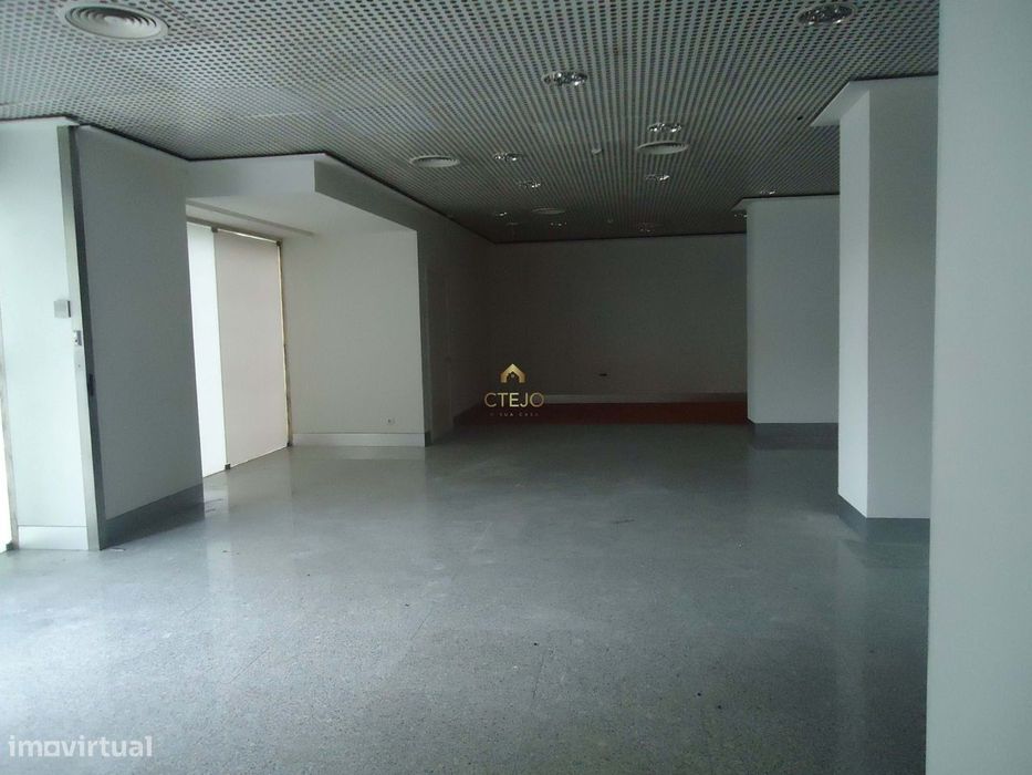 Loja Para Arrendamento  , Casal Da Serra Povoa De Santa Iria