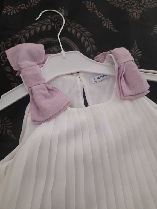 Vestido fresco de pregas