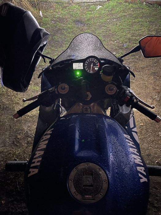 Yamaha R1 2000г литва доки