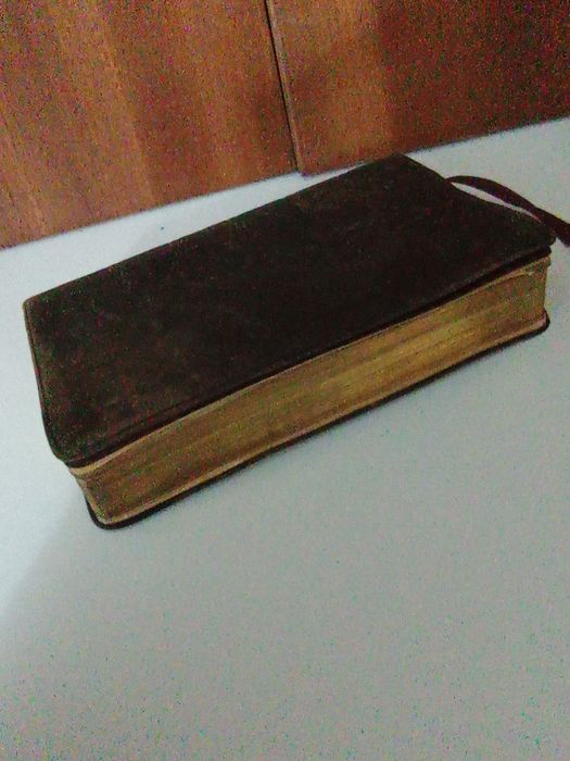 Livro Religioso antigo