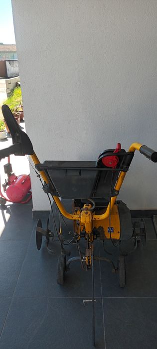 Motoenxada kawasaki FA 210 secoter 125cc