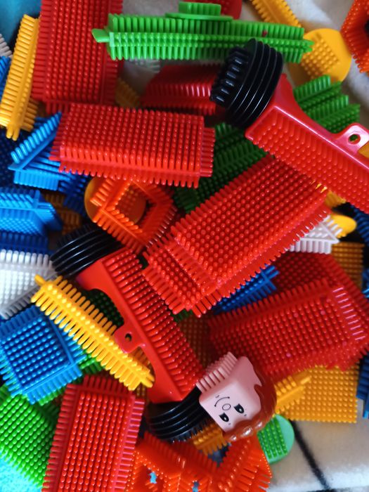 Cesto com blocos de construção tamanho grande