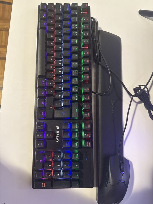 TV(kunfl) 32’’ ; Teclado game e rato game