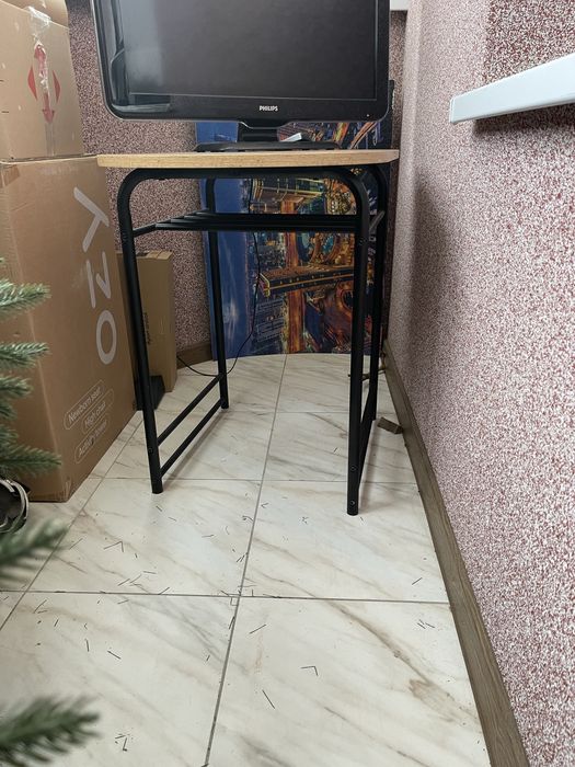 Продам стол с кофейни