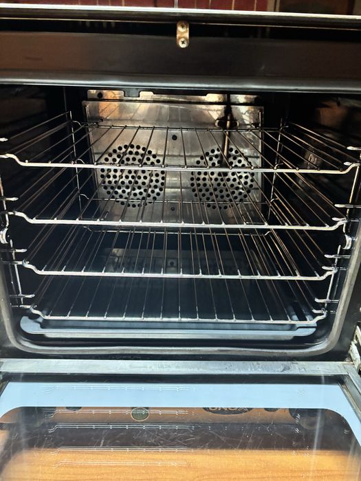 Piec konwencyjny gastronomiczny z nawilżaniem , elektryczny - Zadbany