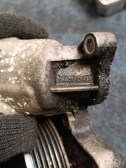 Bmw e60 e87 e90 lci n47 насос води 7797640 e83