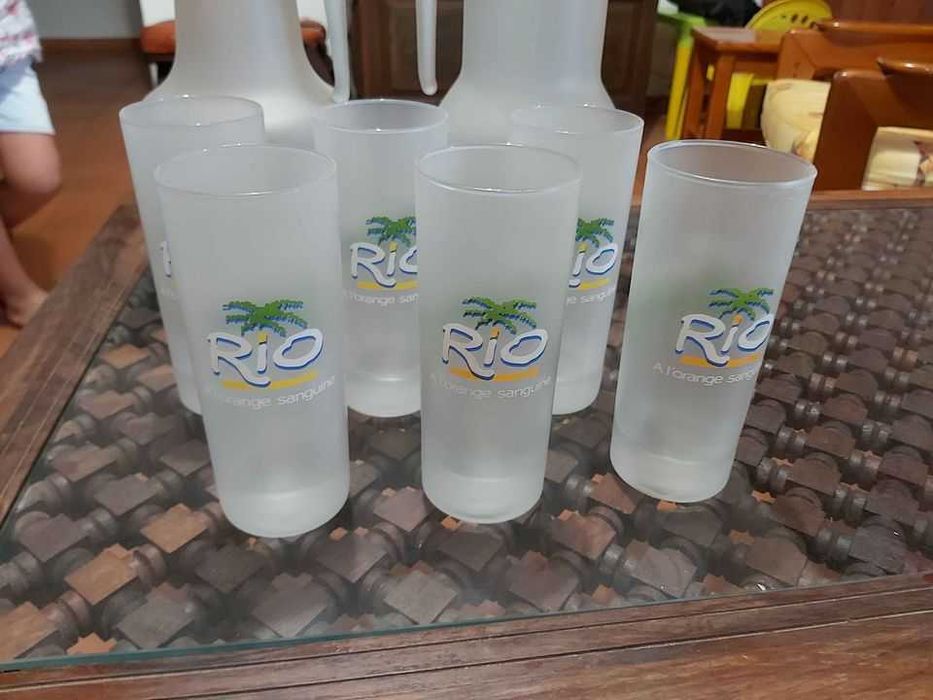 Conjunto jarros e copos