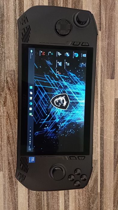 Sprzedaj msi claw a1m