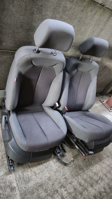 Sprzedam siedzenia do Seat Leon 1P1