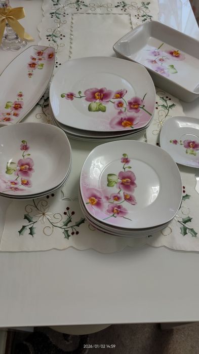 Продам тарілки .