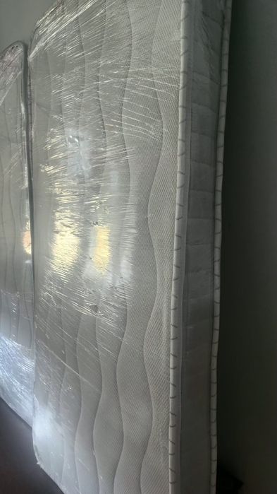 Colchão de molas  para cama de bebé