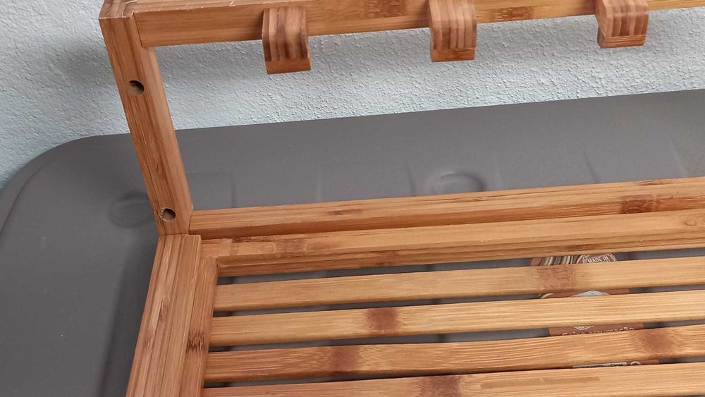 Toalheiro em madeira