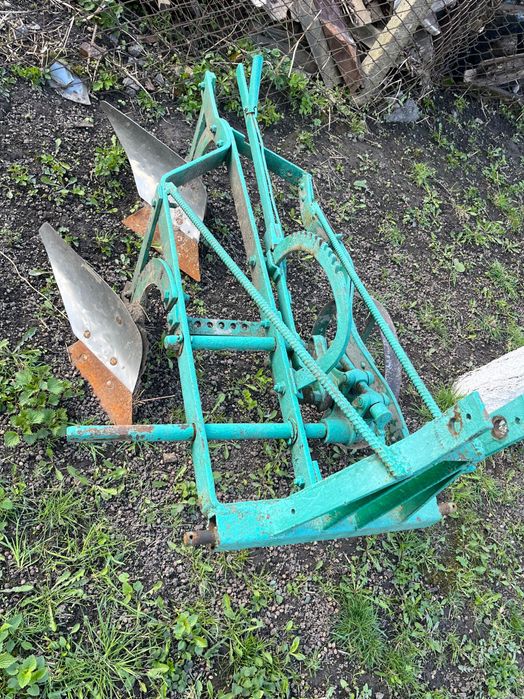 Плуг для трактора