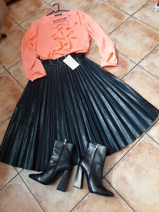 Spodniczka eco skora plisowana