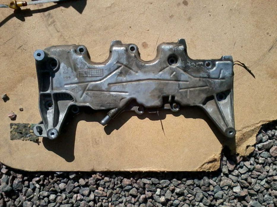 Впускной коллектор б/у по мотору F4R 771 2.0-16v Рено+ ещё
