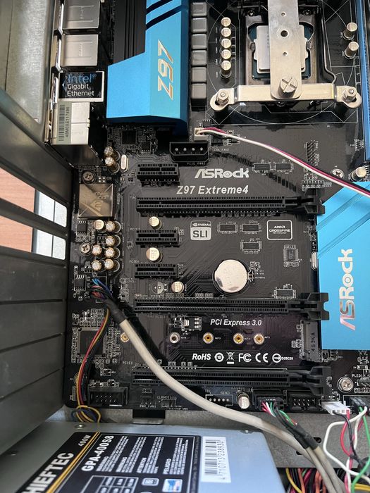 Intel 4770K + AsRock Z97 Extreme4 + 16GB + Chieftec 400W + HAF922 opis