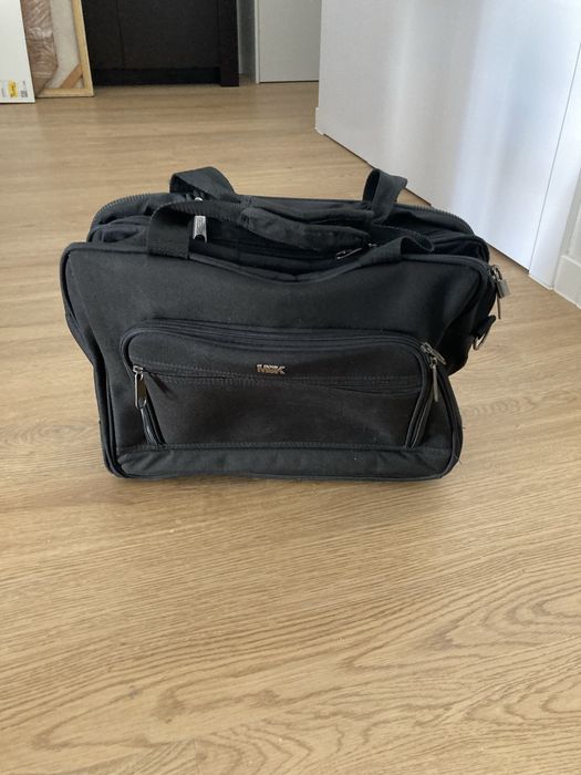 Mala viagem (piloto)voos low cost marca MSK