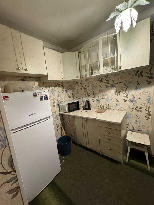 Продаж 2 кімнати в гуртожитку Виставка