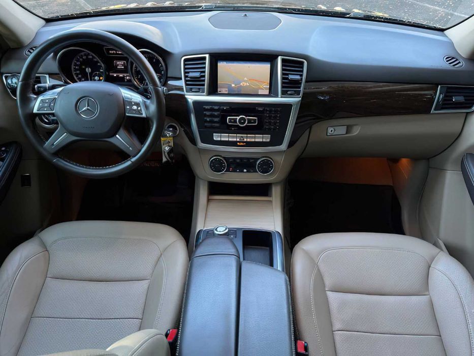 Mercedes-Benz M-Class ML 350 4MATIC      2013