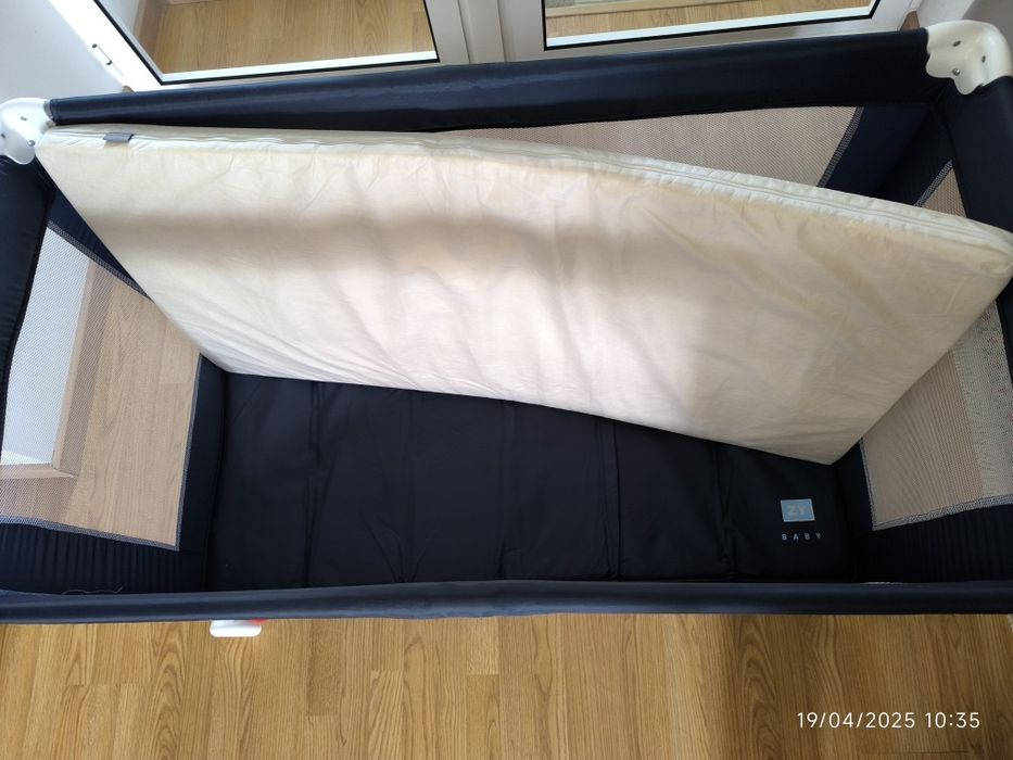 Cama de viagem de bebé. Zippy