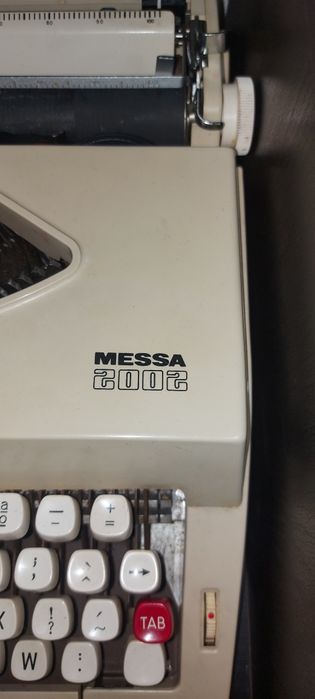 Máquina de Escrever MESSA 2002