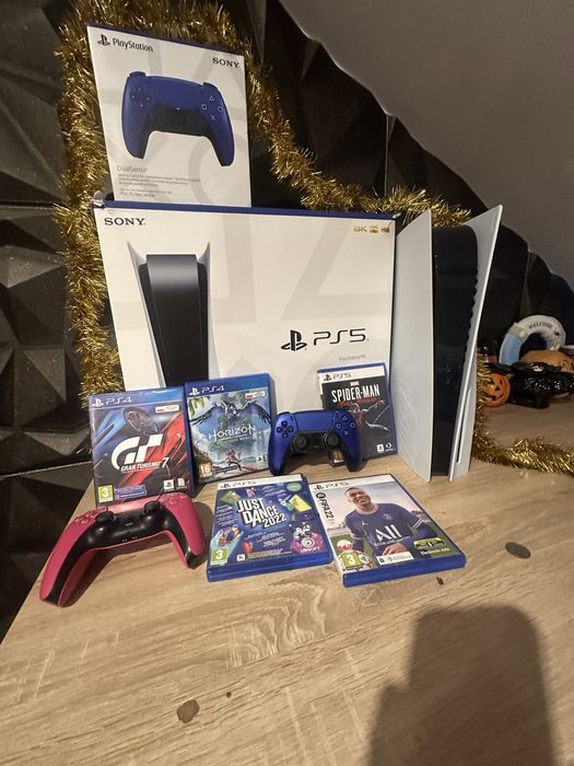 Playstation 5  dwa pady 5 gier