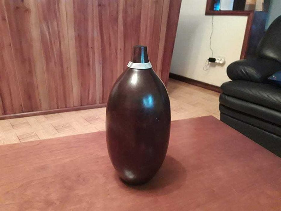 Jarro decorativo de barro