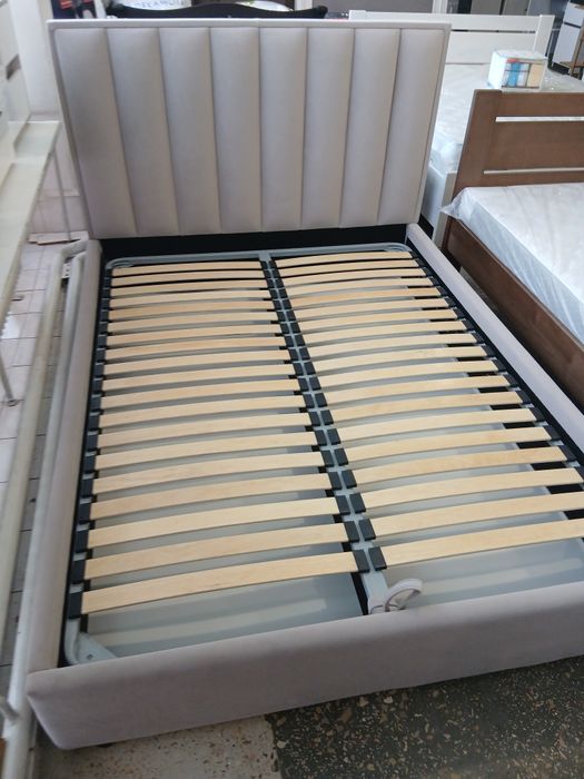 Кровати двуспальные и односпальные