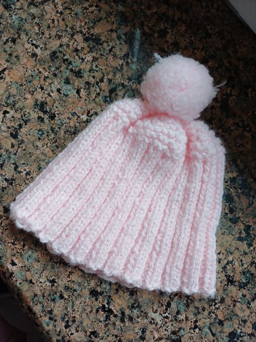 Продам в'язаний тепленький набір!в подарунок зефірна в'язана шапочка!