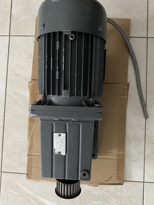 Motoreduktor lenze 0.75 kw
