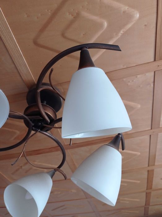 Lampa sufitowa do salonu
