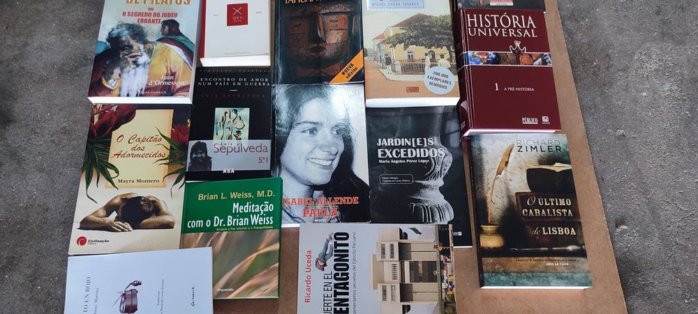 Vendo conjunto de livros tudo 25e