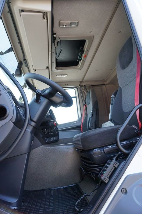 DAF / CF / 400 / ACC / EURO 6 / PRZEWOZU NAPOJÓW / OŚ SKRĘTNA