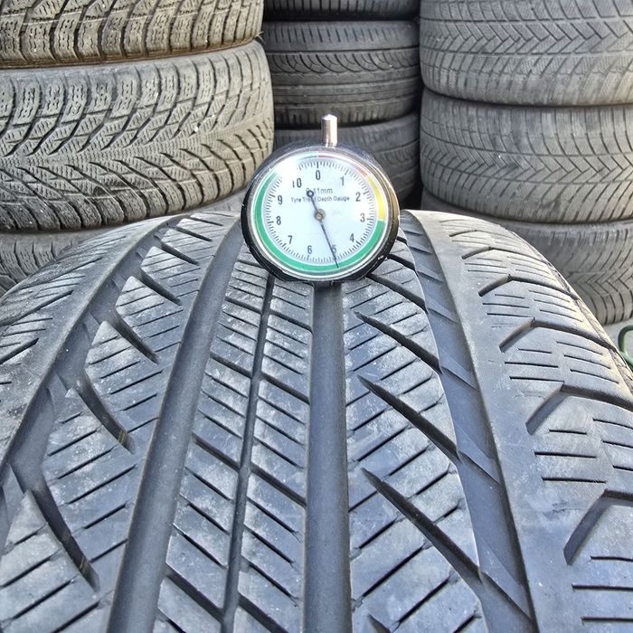 В наявності 1шт. 245/40 r19 Continental procontact cx SSR * MOE