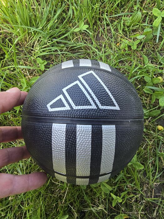 Баскетбольний м'яч adidas 3 Stripes Rubber Mini HM4972