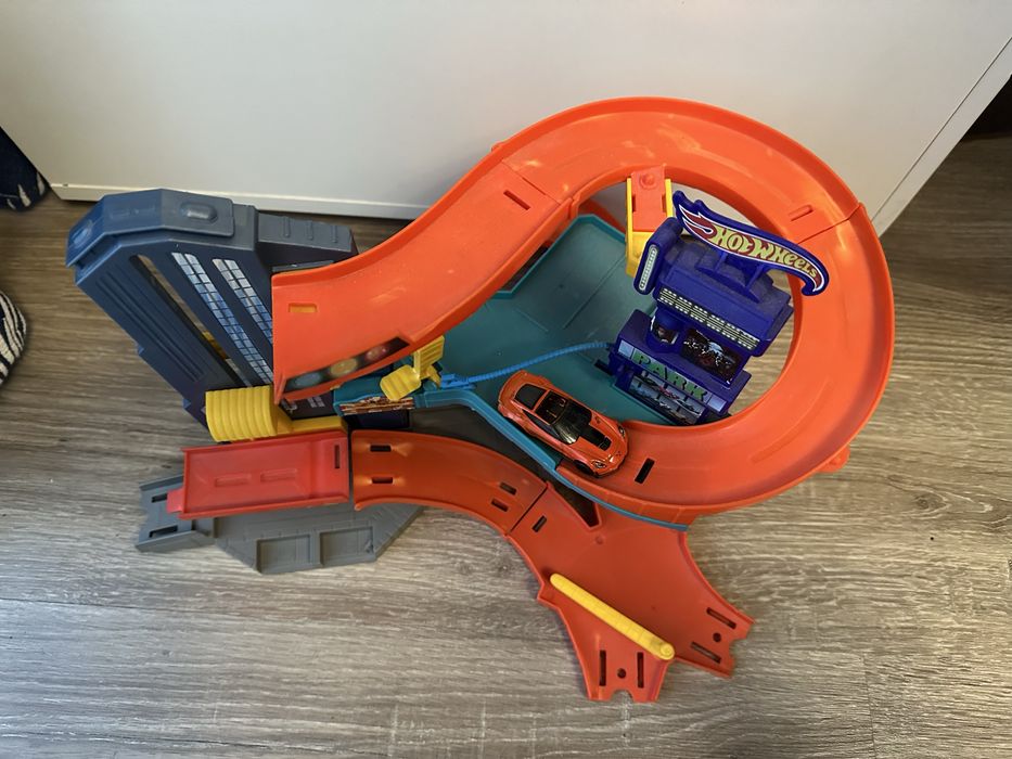 Трек Hot Wheels Велике місто (CDL36)