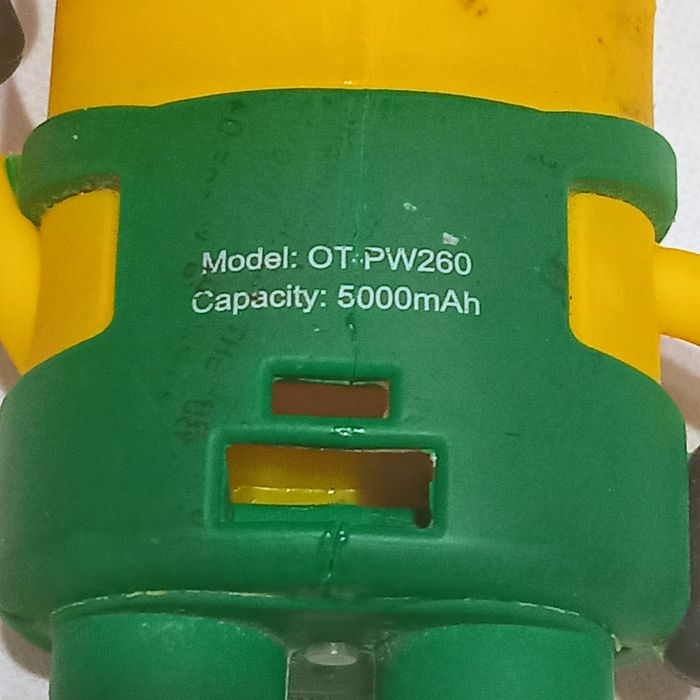 Фигурка  Миньона от Power bank  

В высоту 13 см