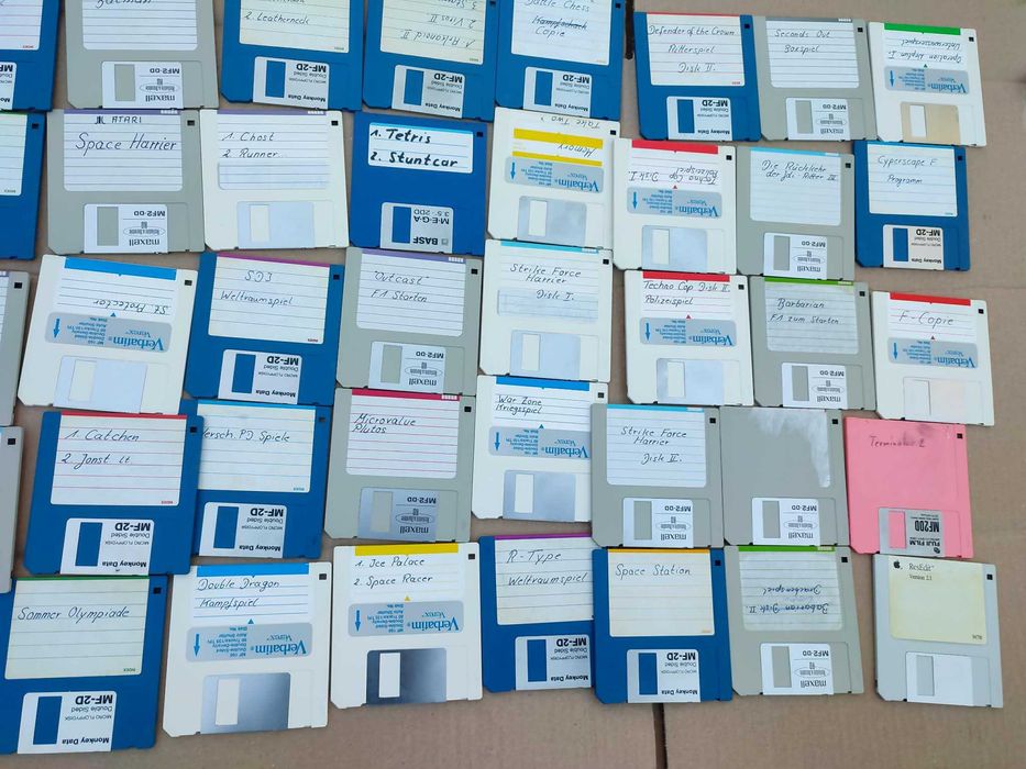 74 Dyskietki 3,5 Atari ST duzo gier i box
