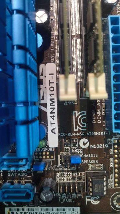 Материнська плата Asus AT4NM10T-I + 4Gb DDR3
