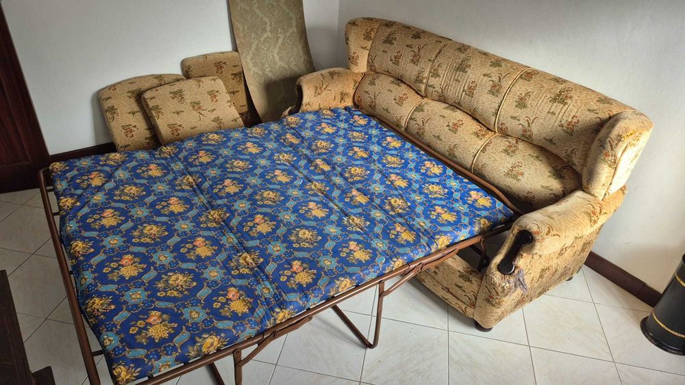 Conjunto de Quarto - Roupeiro+mesas de cabeceira+cama+colchão