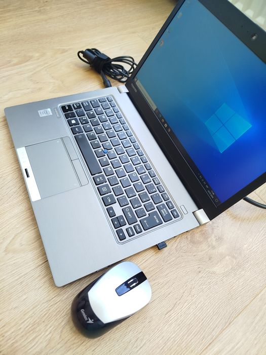 Супер ноут Toshiba Portege Z30-A/Проц.Intel Core i5 до 2.7Ghz/Ekран 13.3" Full HD 1920×1080/Ram 12Gb/Rom m2SSD128Gb/video 4k