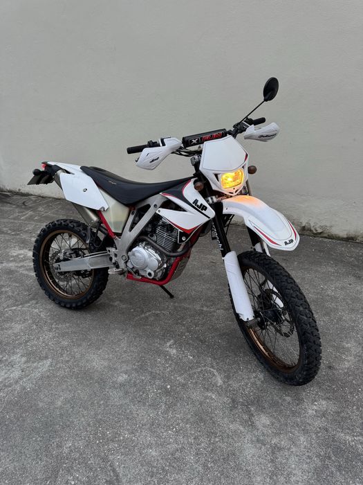 AJP PR4 125 enduro