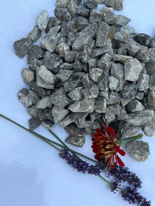 Kamień szary grys tłuczeń kruszywo kliniec żwir