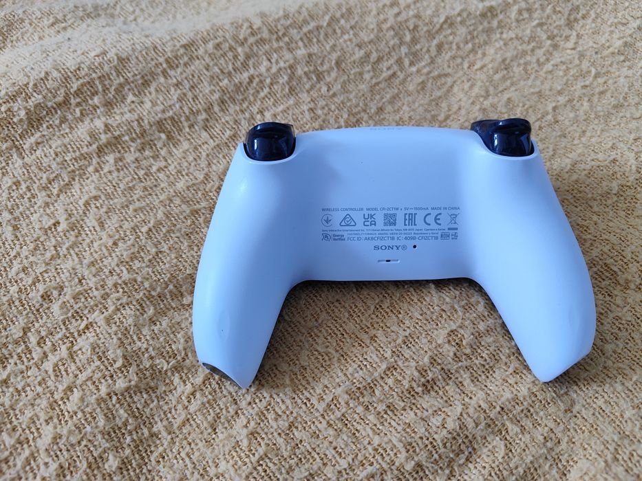 Pad do ps5 Dualsense z analogami TMR