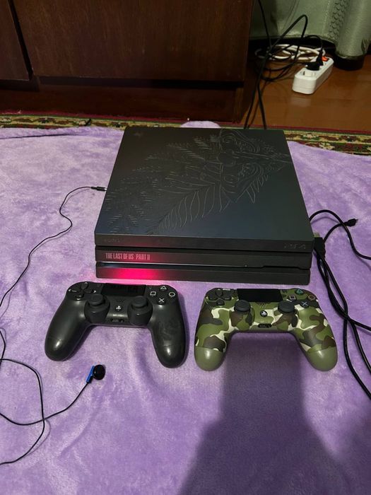 Playstation 4 Pro limited edition The last of us part 2 +2  геймпада
