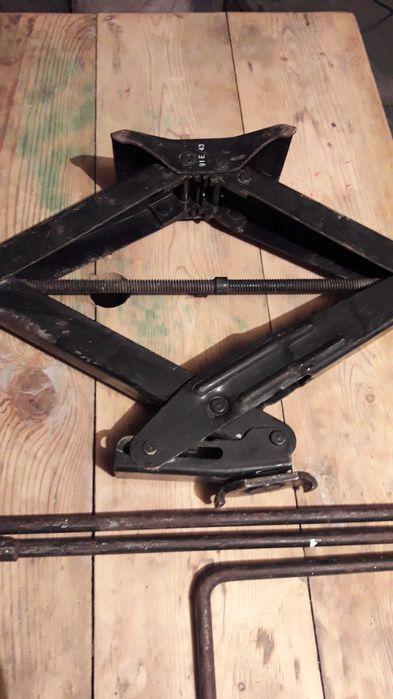 Домкрат на Форд грузовой