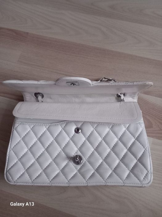 Chanel biała torebka skóra naturalna