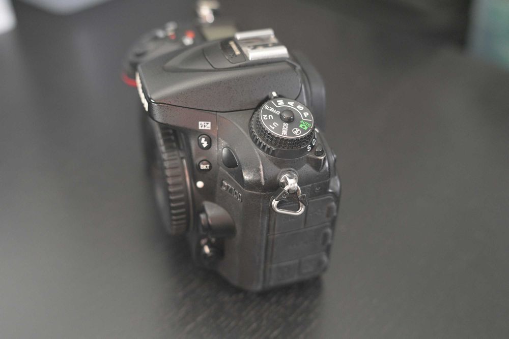 Nikon D7100 (Em Bom  Estado)