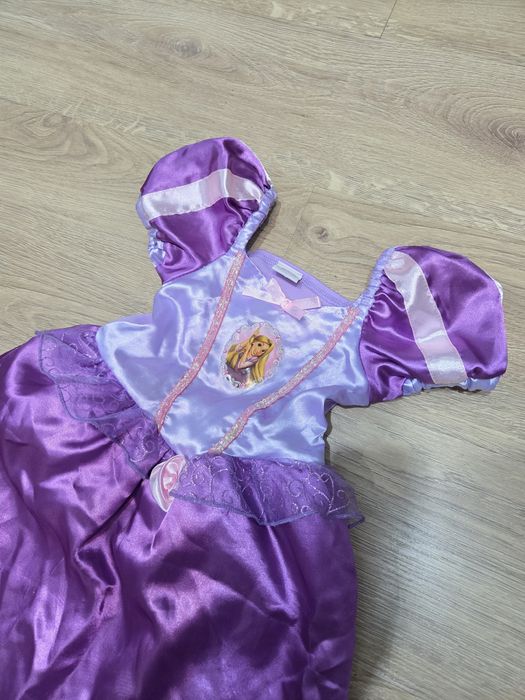 Sukienka r. 98 roszpunka Disney tesco